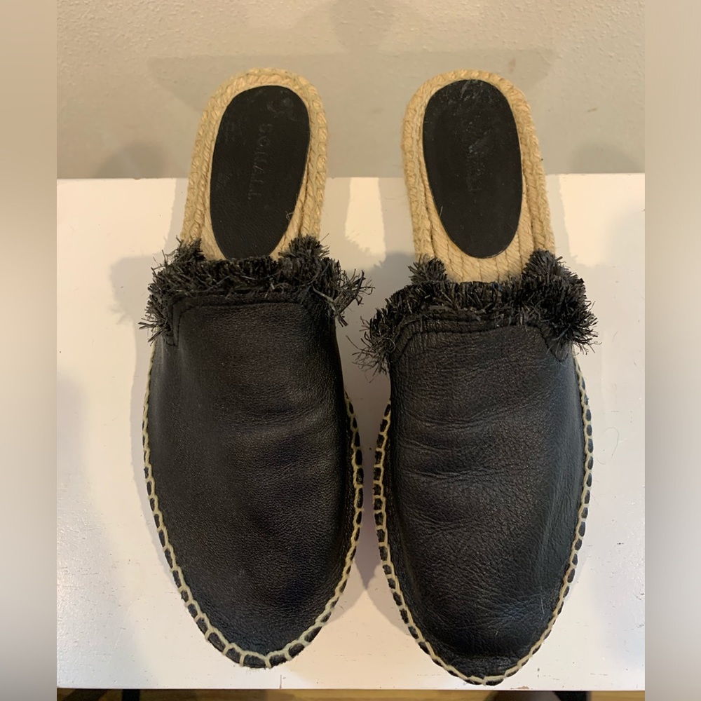 S.O.N.A.L.I SLIP ON LEATHER ESPADRILLES SIZE 38/ 7